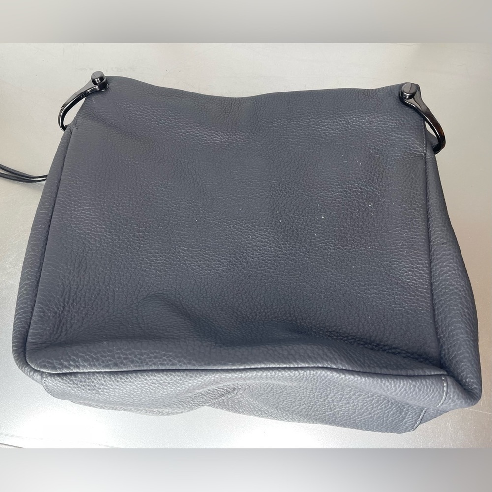 Vince Camuto Gray Pebbled Leather Boho Tote Bag Purse Zip Closure - Picture 3 of 10